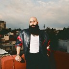 Carlos Metta presenta su álbum «Chingos de Changos»